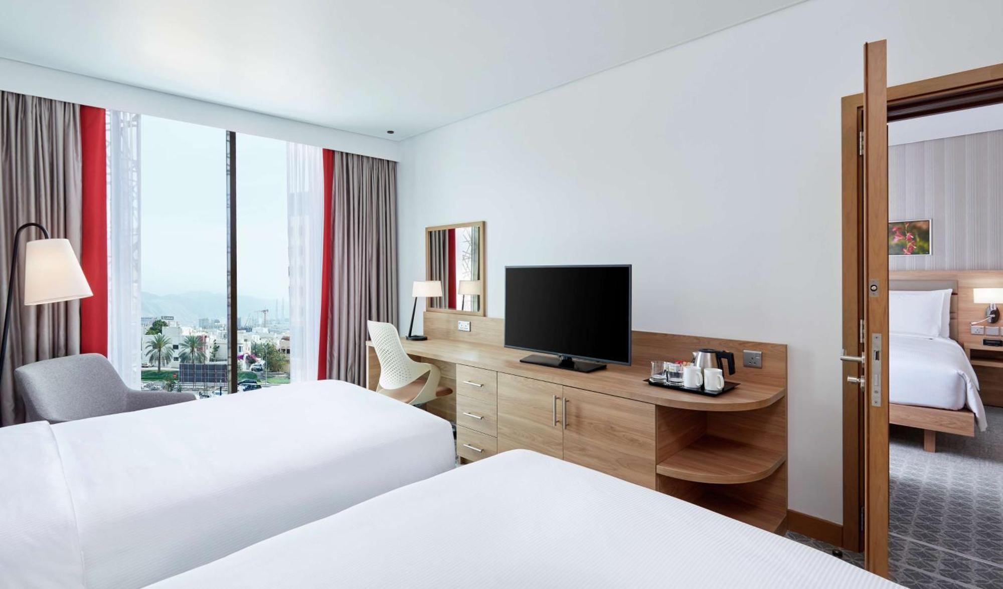Hilton Garden Inn Muscat Al Khuwair Buitenkant foto