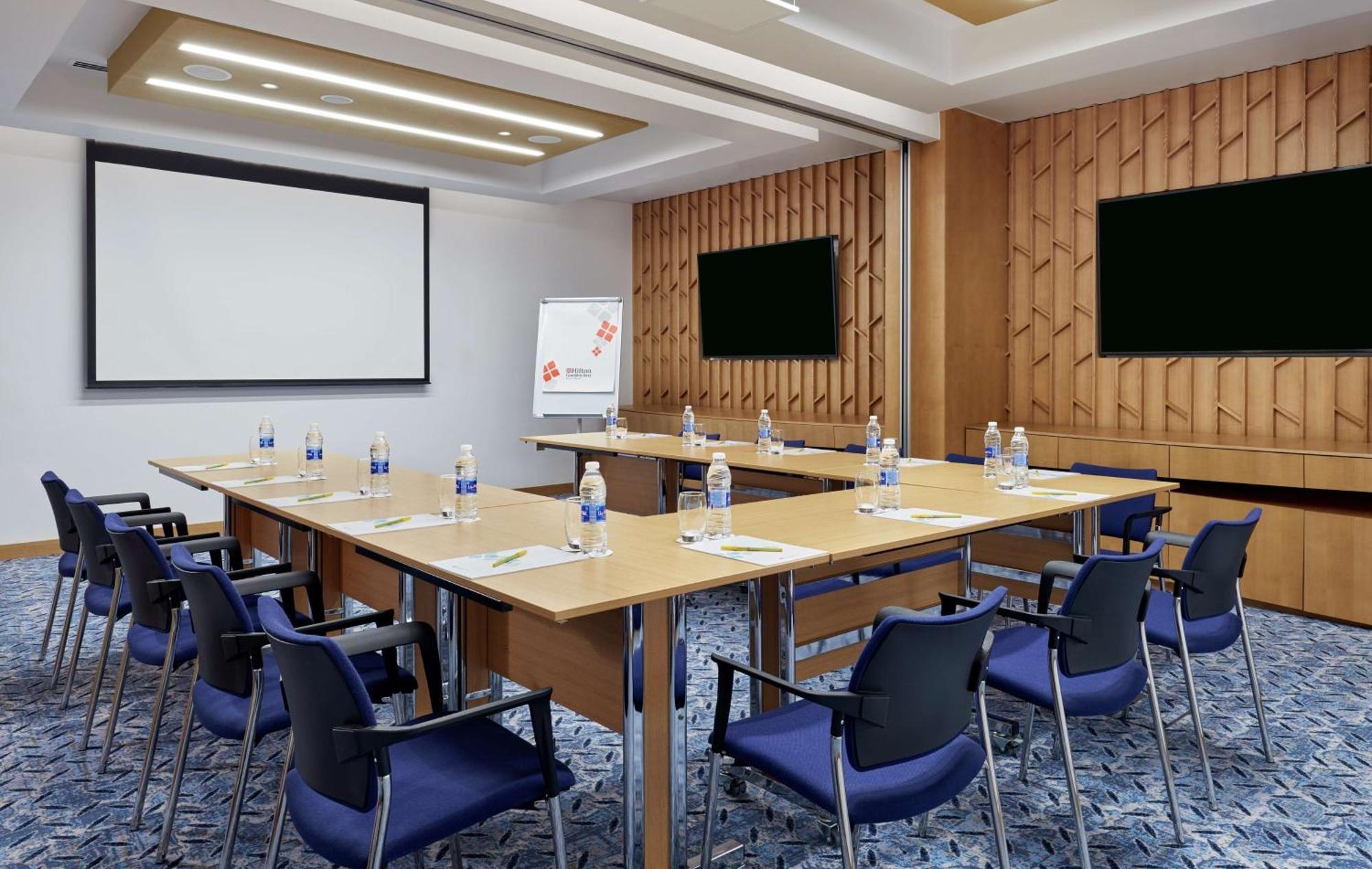 Hilton Garden Inn Muscat Al Khuwair Buitenkant foto