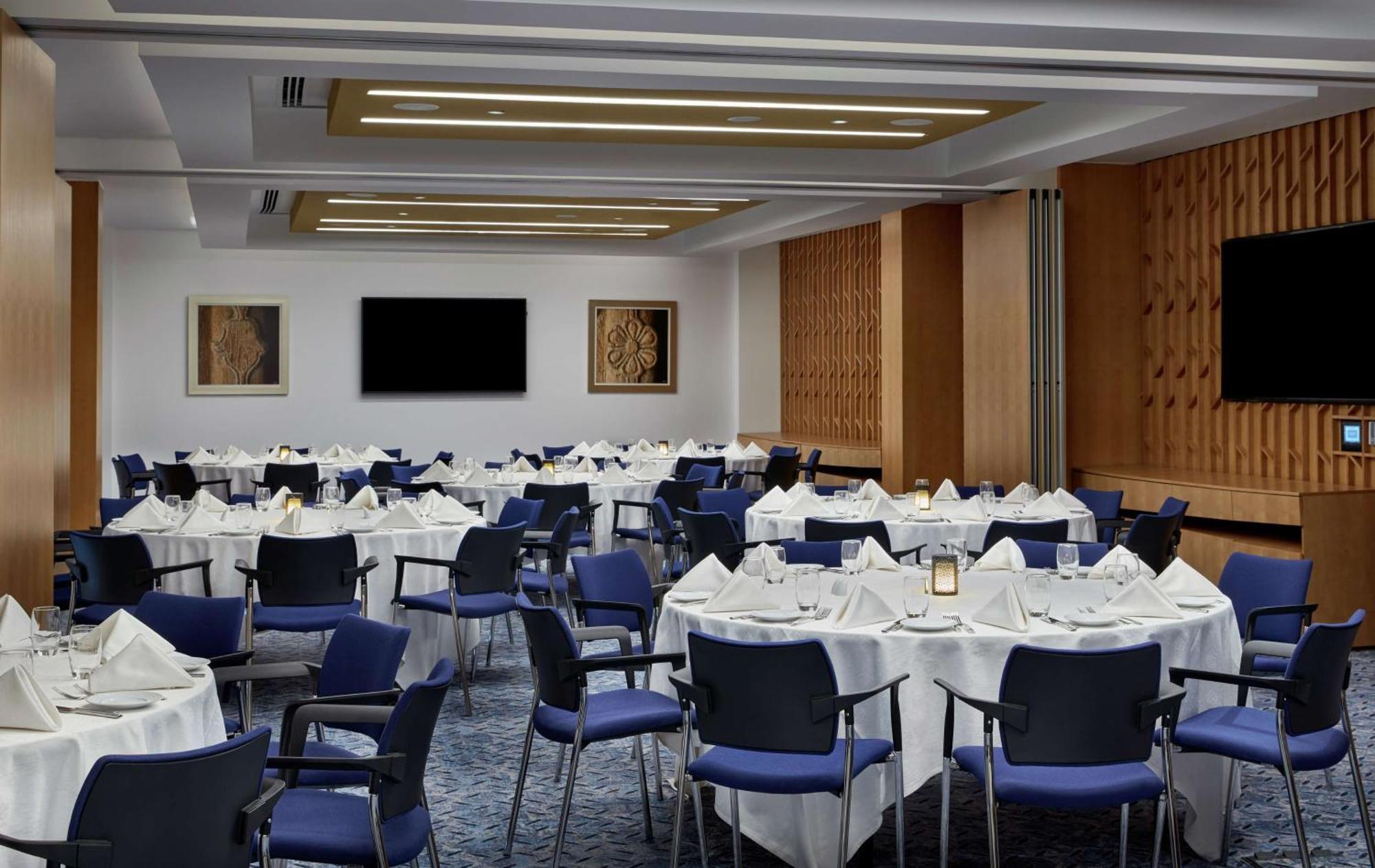 Hilton Garden Inn Muscat Al Khuwair Buitenkant foto