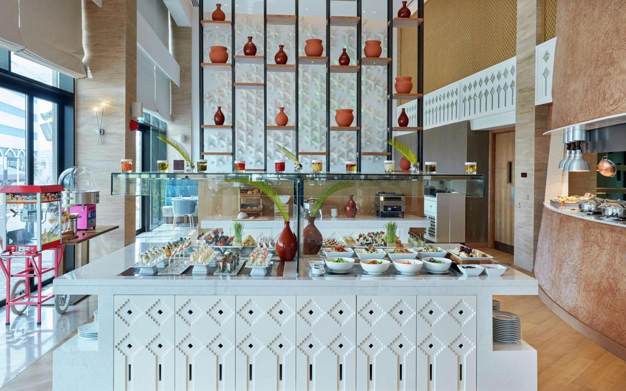 Hilton Garden Inn Muscat Al Khuwair Buitenkant foto