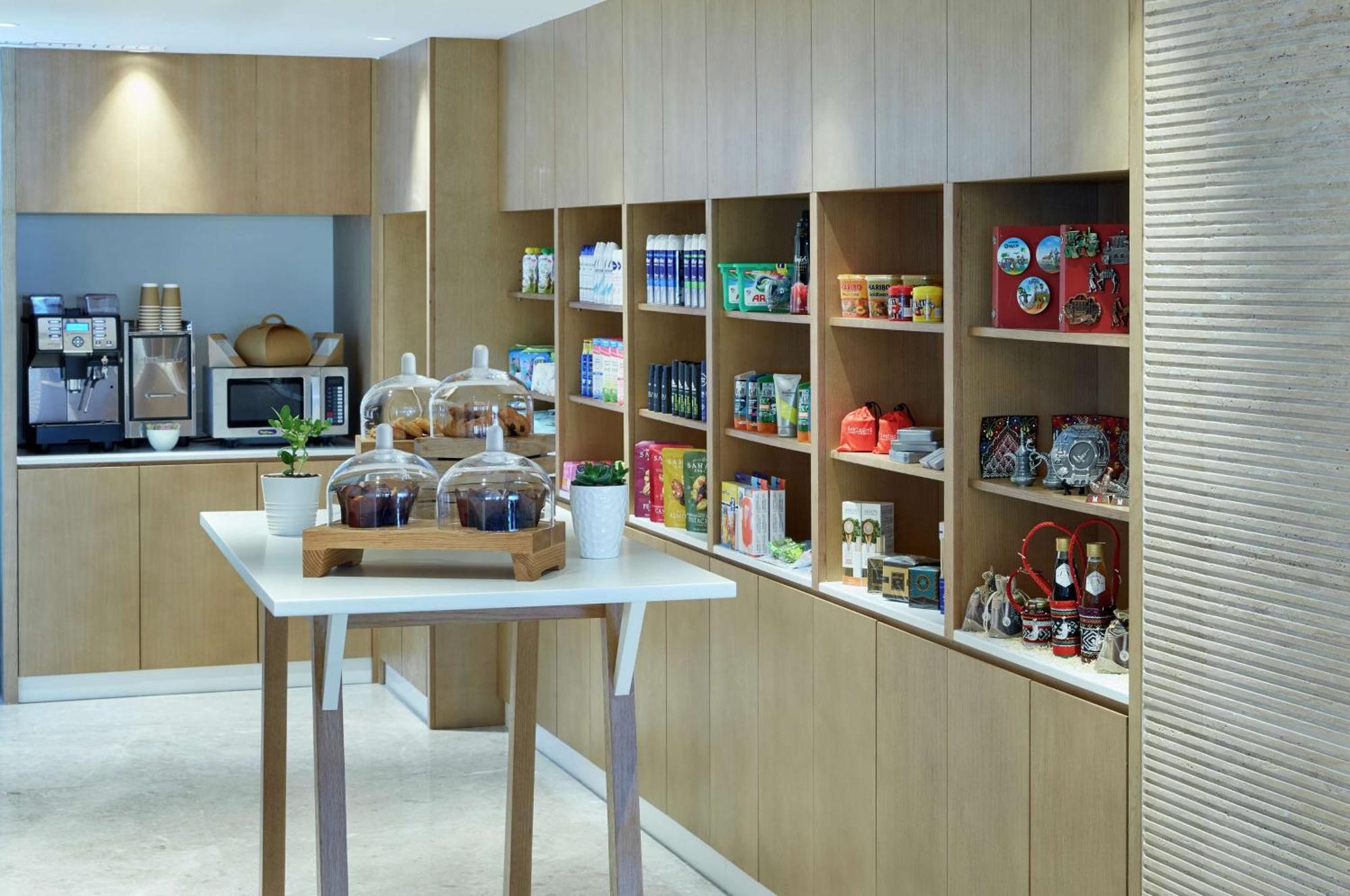 Hilton Garden Inn Muscat Al Khuwair Buitenkant foto