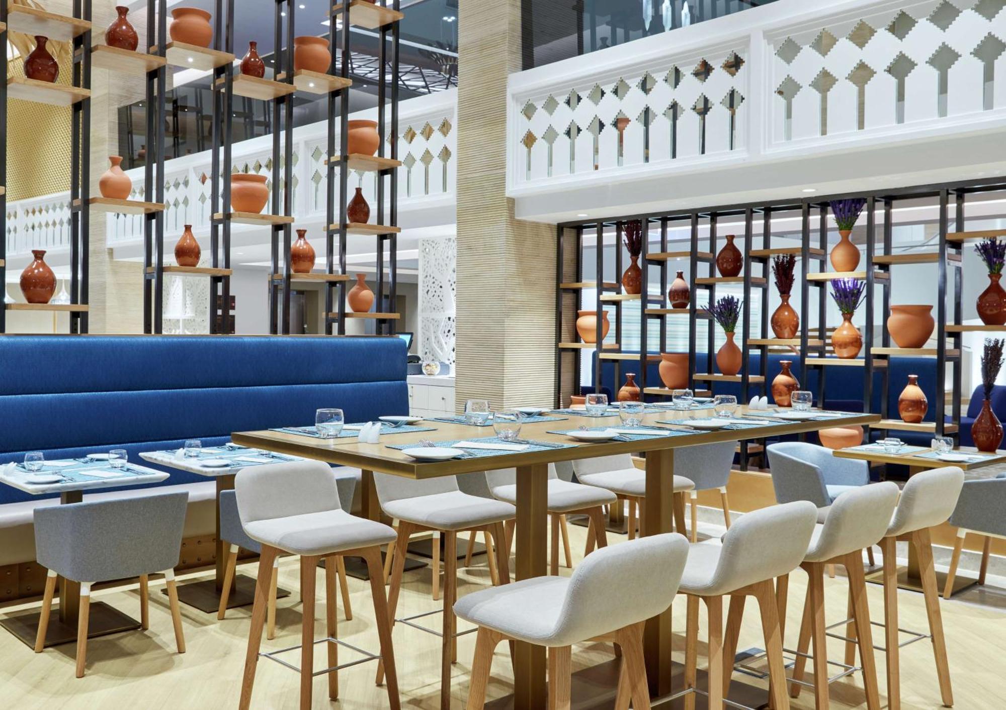 Hilton Garden Inn Muscat Al Khuwair Buitenkant foto