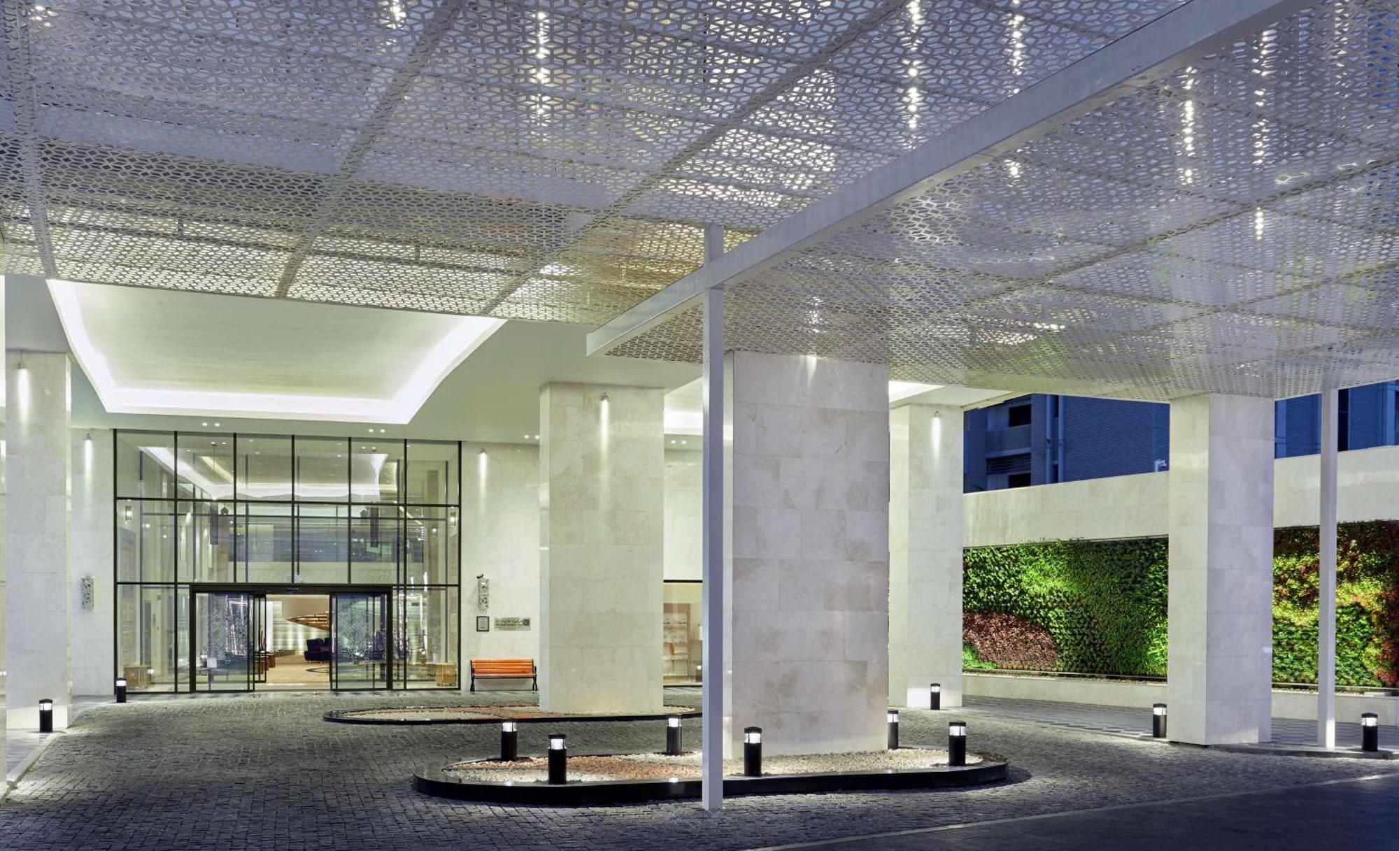 Hilton Garden Inn Muscat Al Khuwair Buitenkant foto